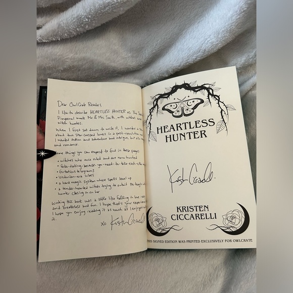 Heartless Hunter - OwlCrate - Picture 11 of 13